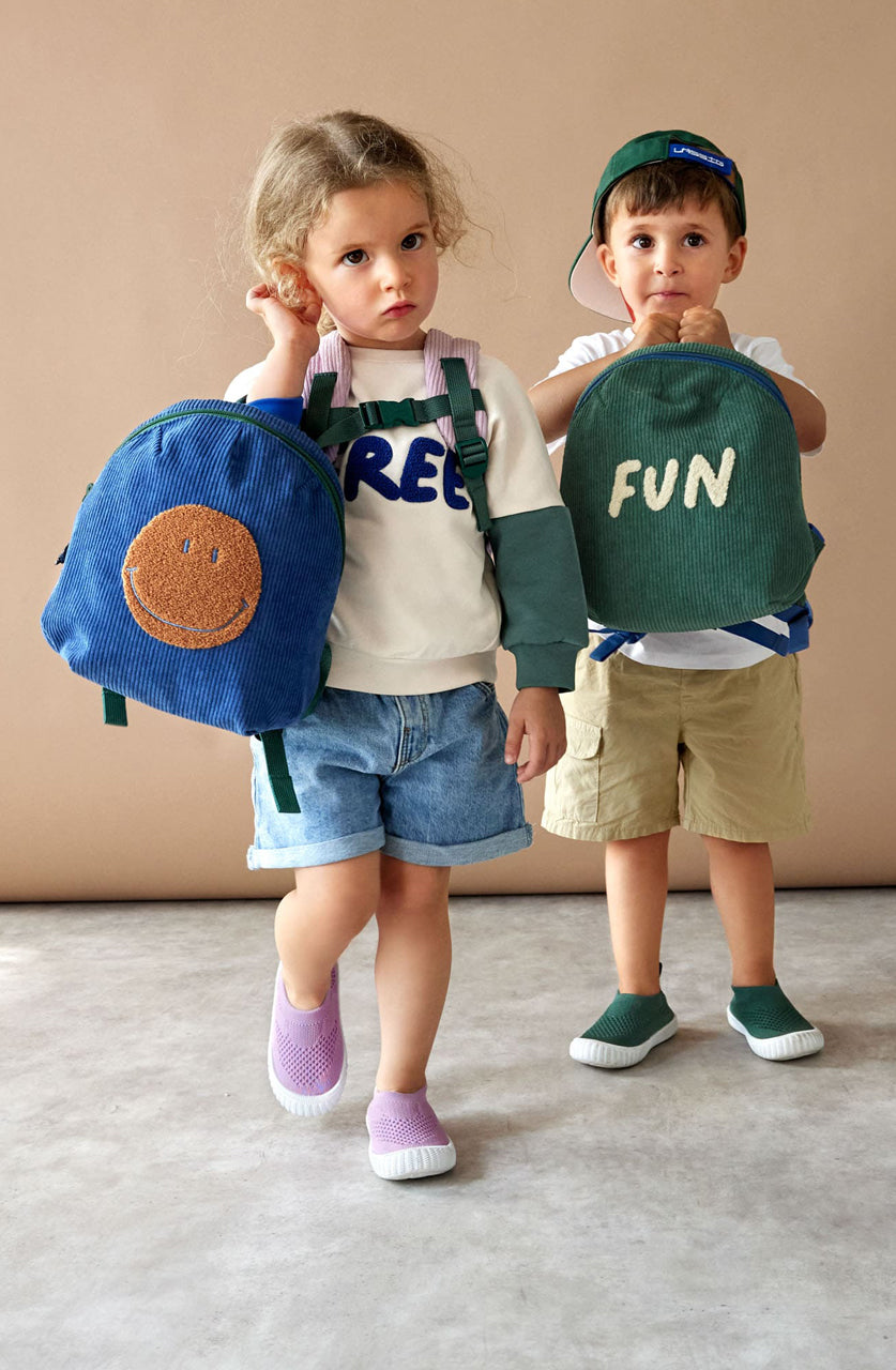 Laessig-Kindergartenrucksack-Tiny-Cord-Little-Gang-Smile-blau-1203042290-Kinder-mit-Rucksack-lafueliki