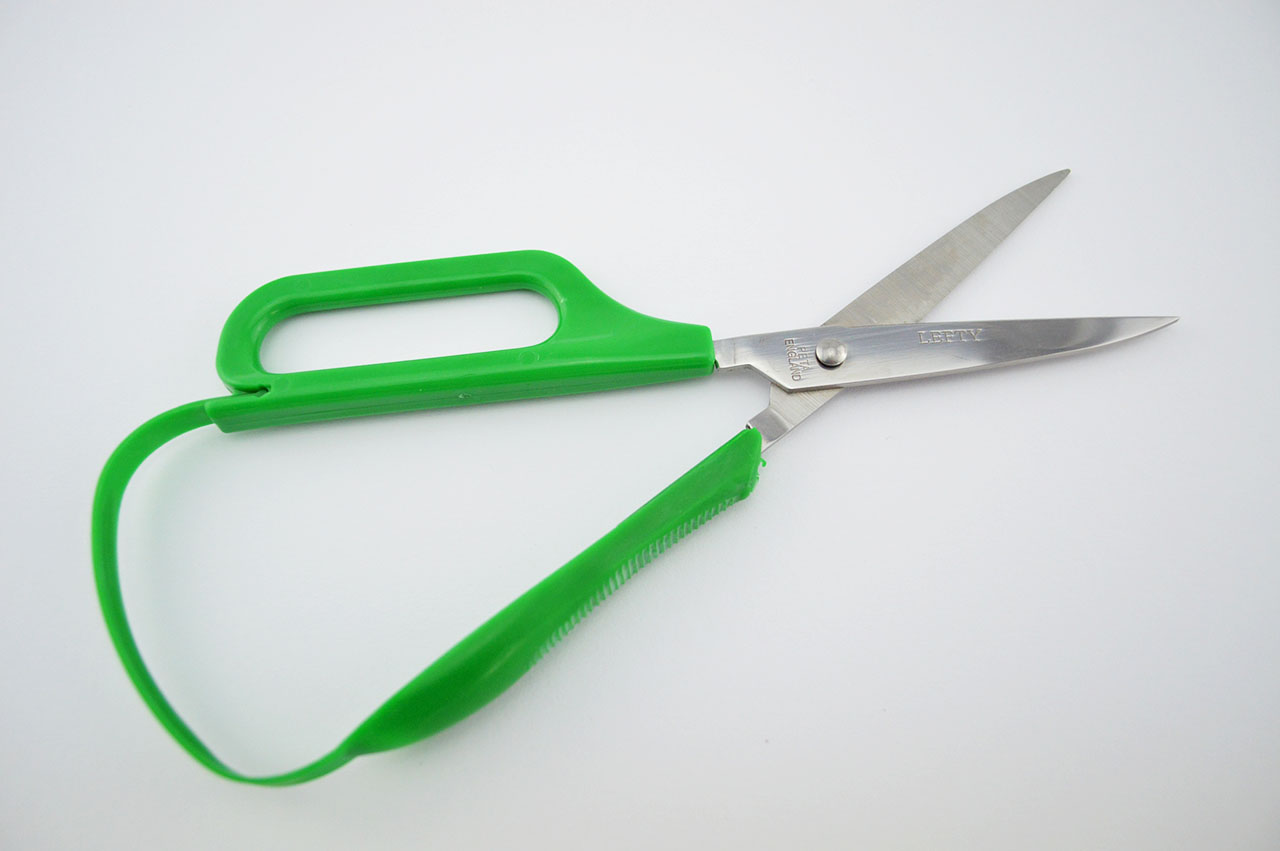 Linkshaender-Langaugen-Buegelschere-spitz