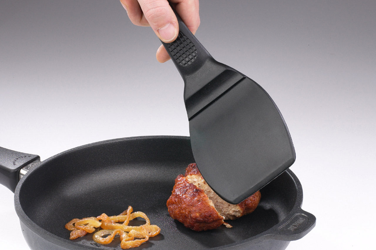 Linkshaender-Pfannenwender_anwendung-lafueliki