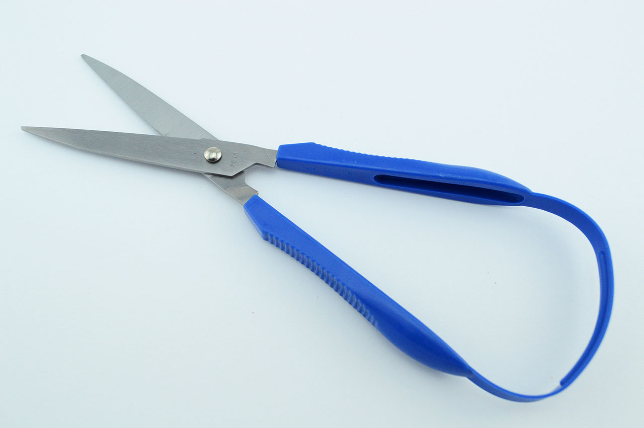 Rechtshaender-Buegelschere-spitz