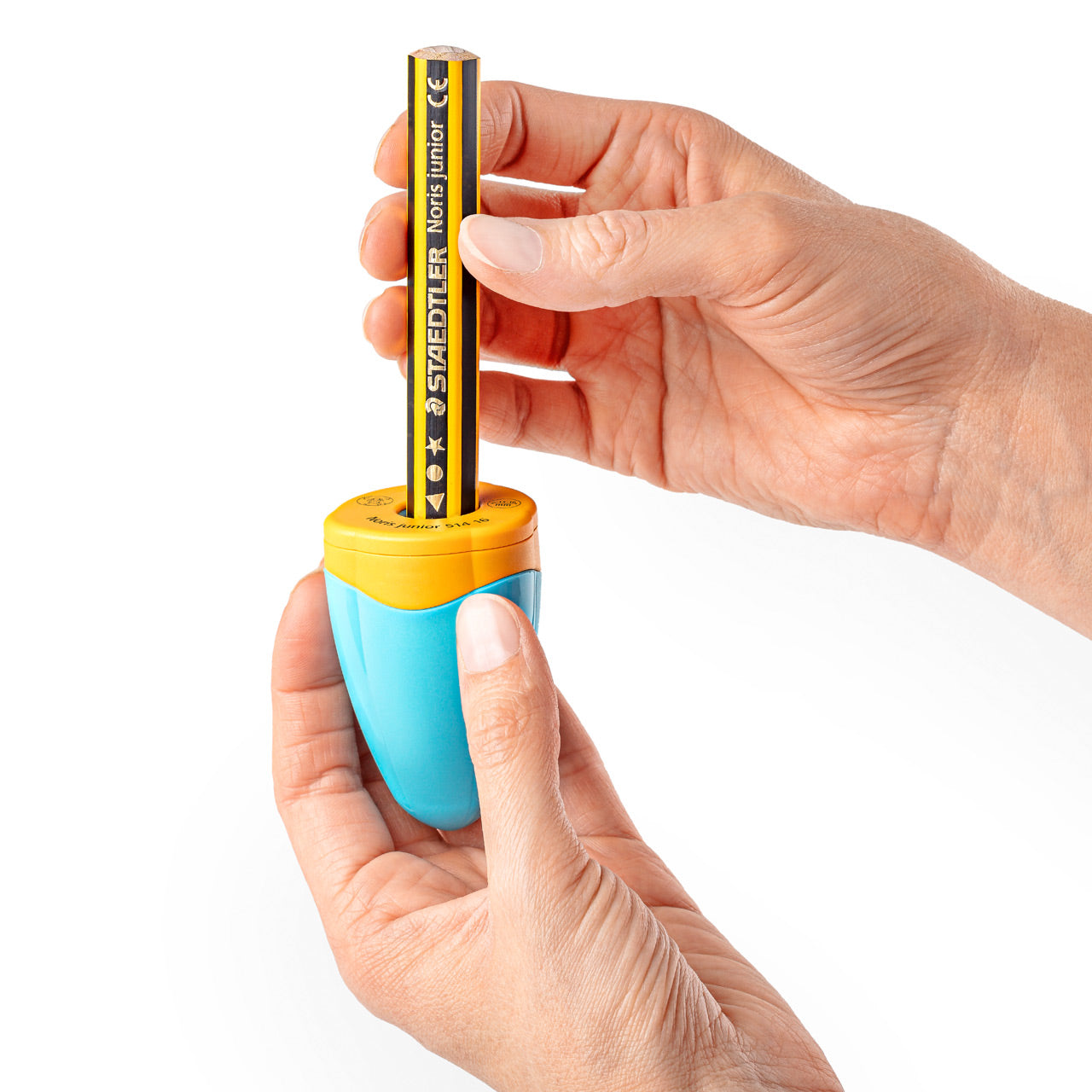 Staedtler-Noris-Junior-mit-dose-Anwendung-spitzen-514-16-BK-lafueliki
